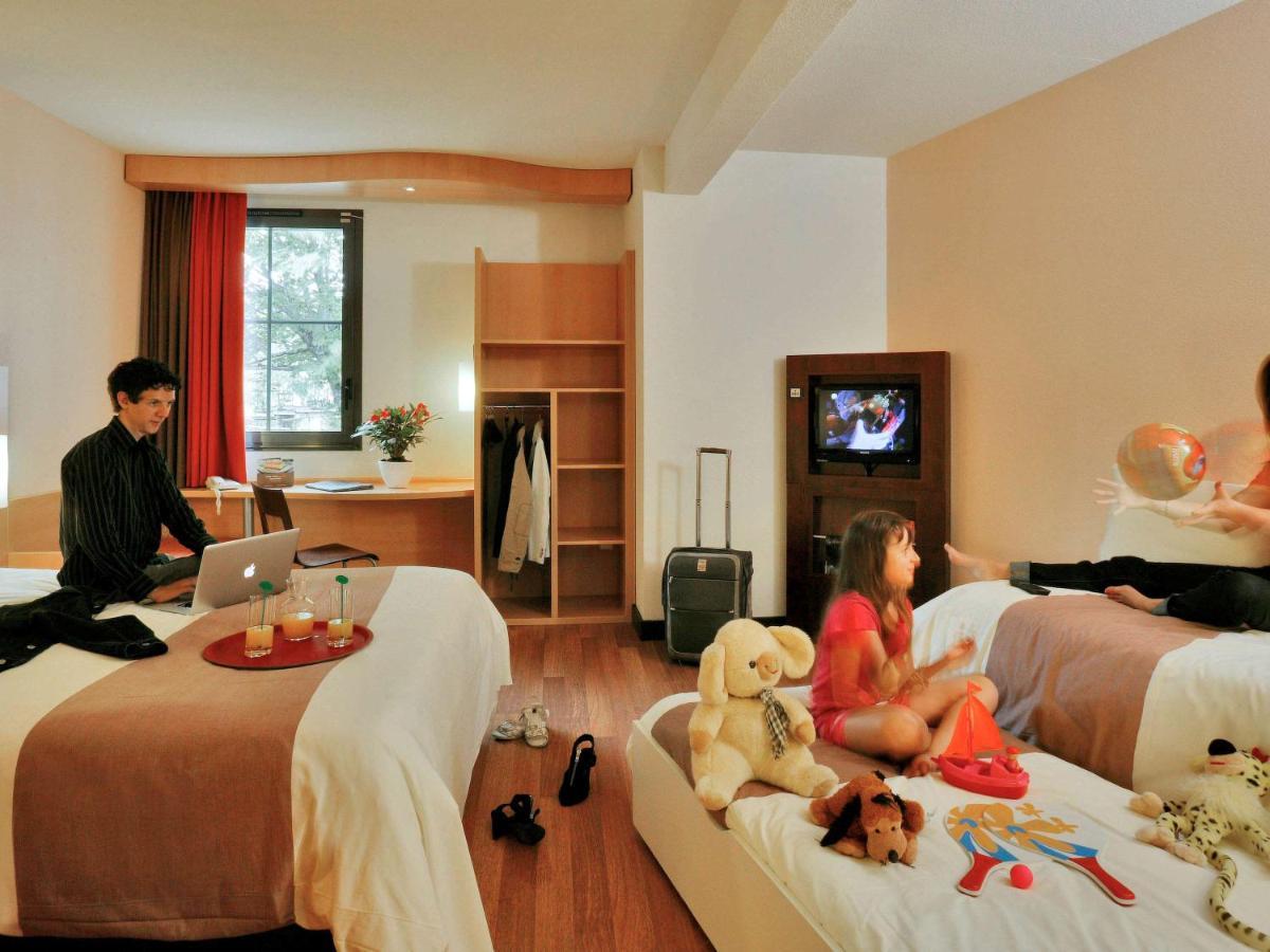Готель Ibis Sarlat Centre Екстер'єр фото
