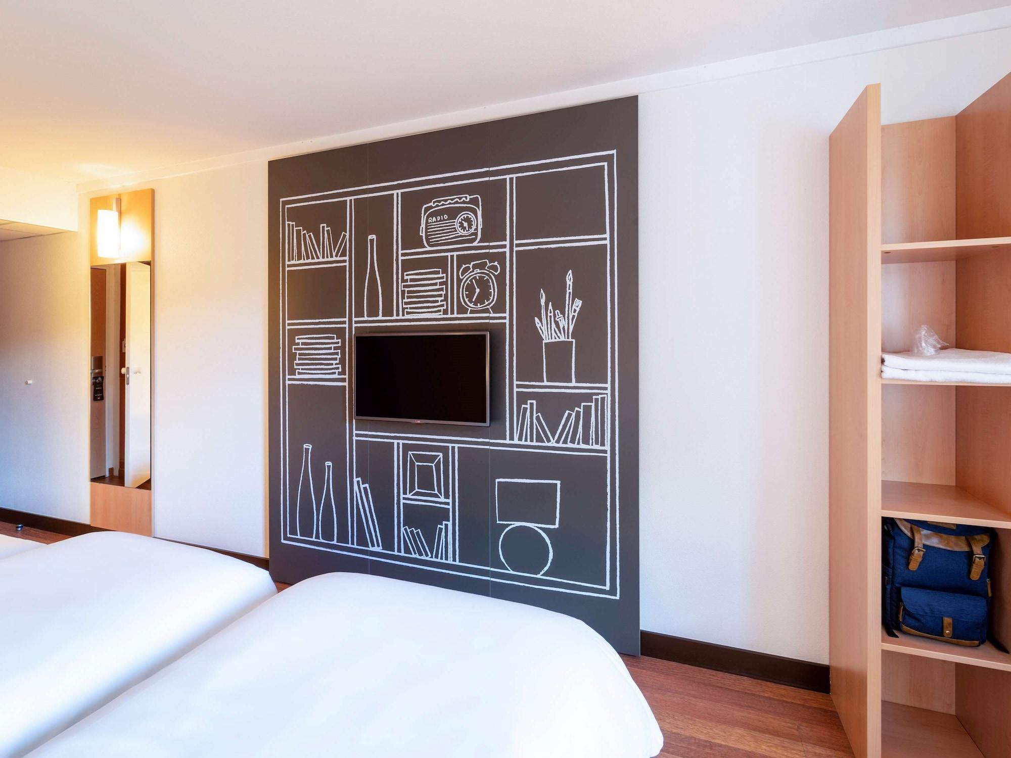 Готель Ibis Sarlat Centre Екстер'єр фото
