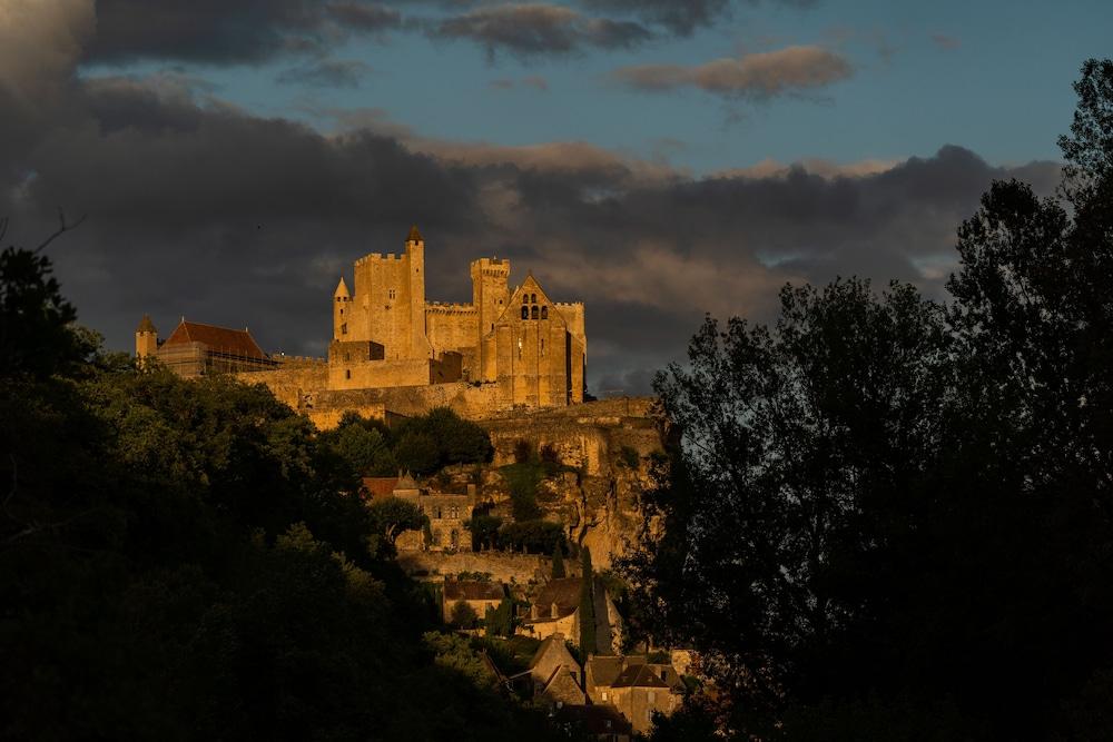 Готель Ibis Sarlat Centre Екстер'єр фото