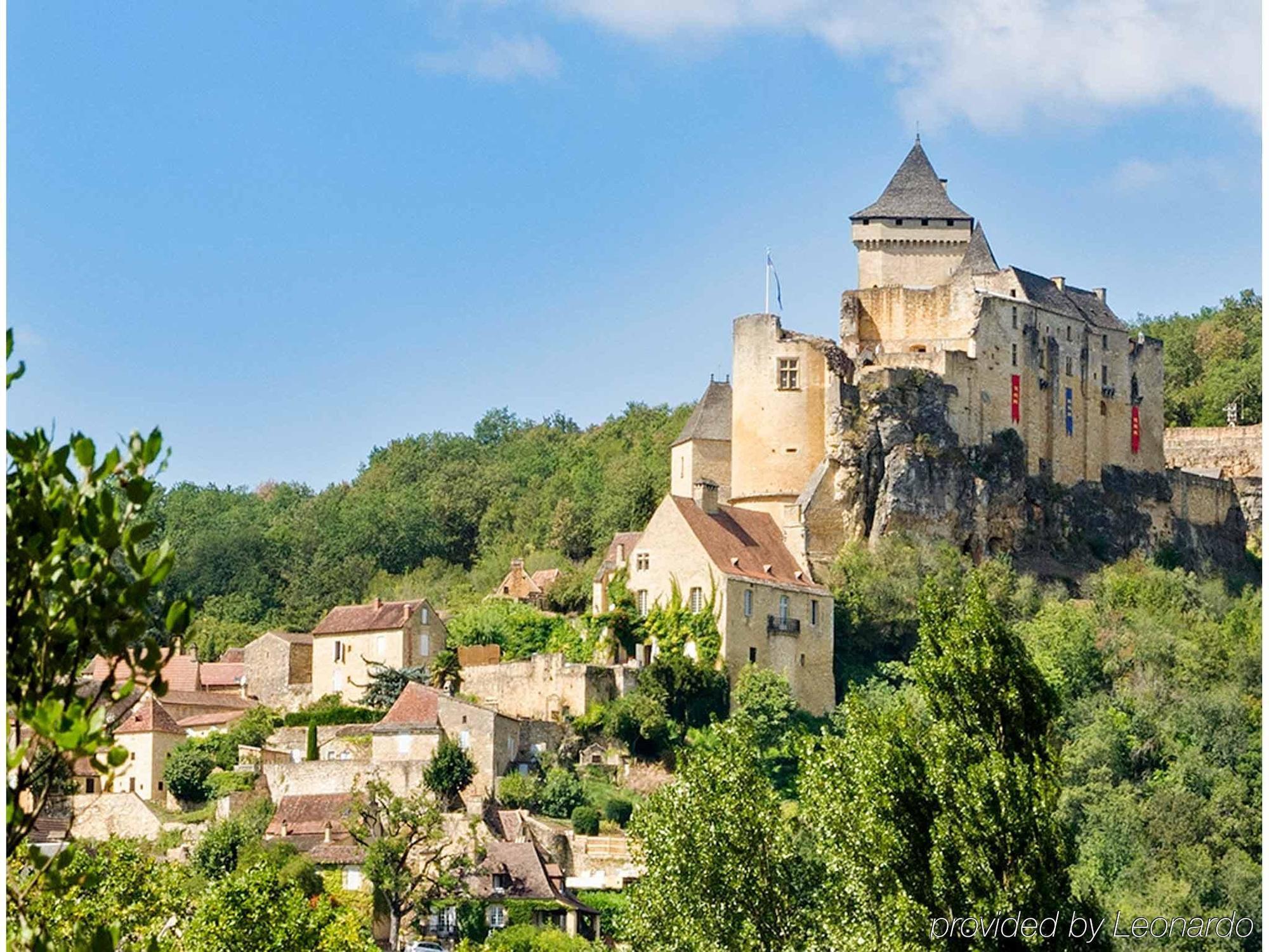 Готель Ibis Sarlat Centre Екстер'єр фото