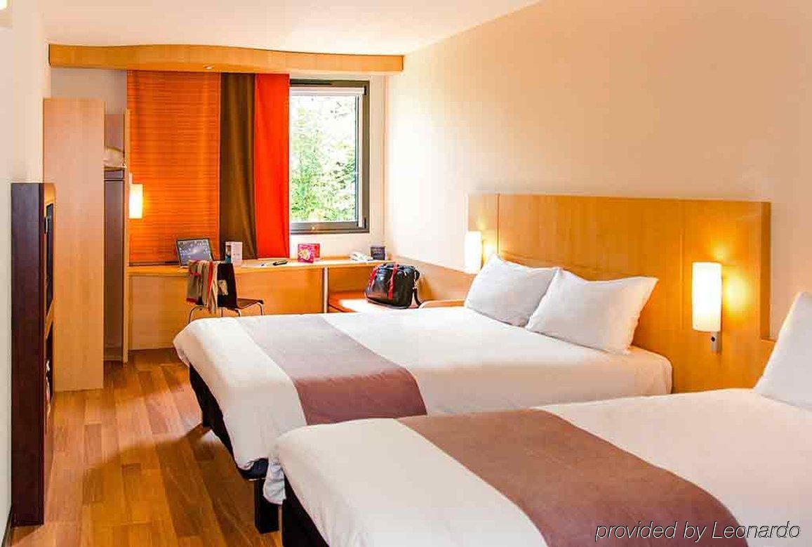 Готель Ibis Sarlat Centre Екстер'єр фото