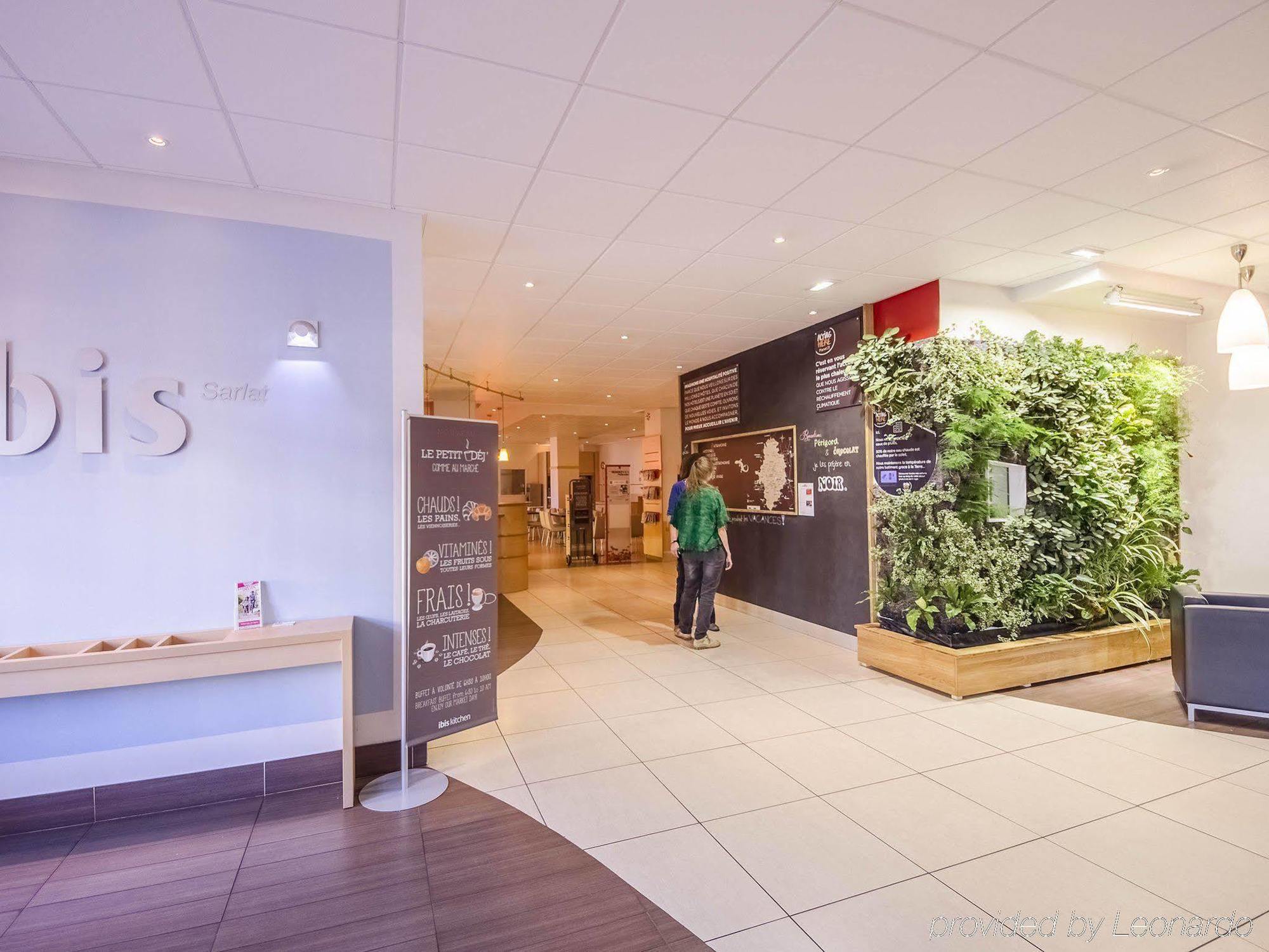 Готель Ibis Sarlat Centre Екстер'єр фото