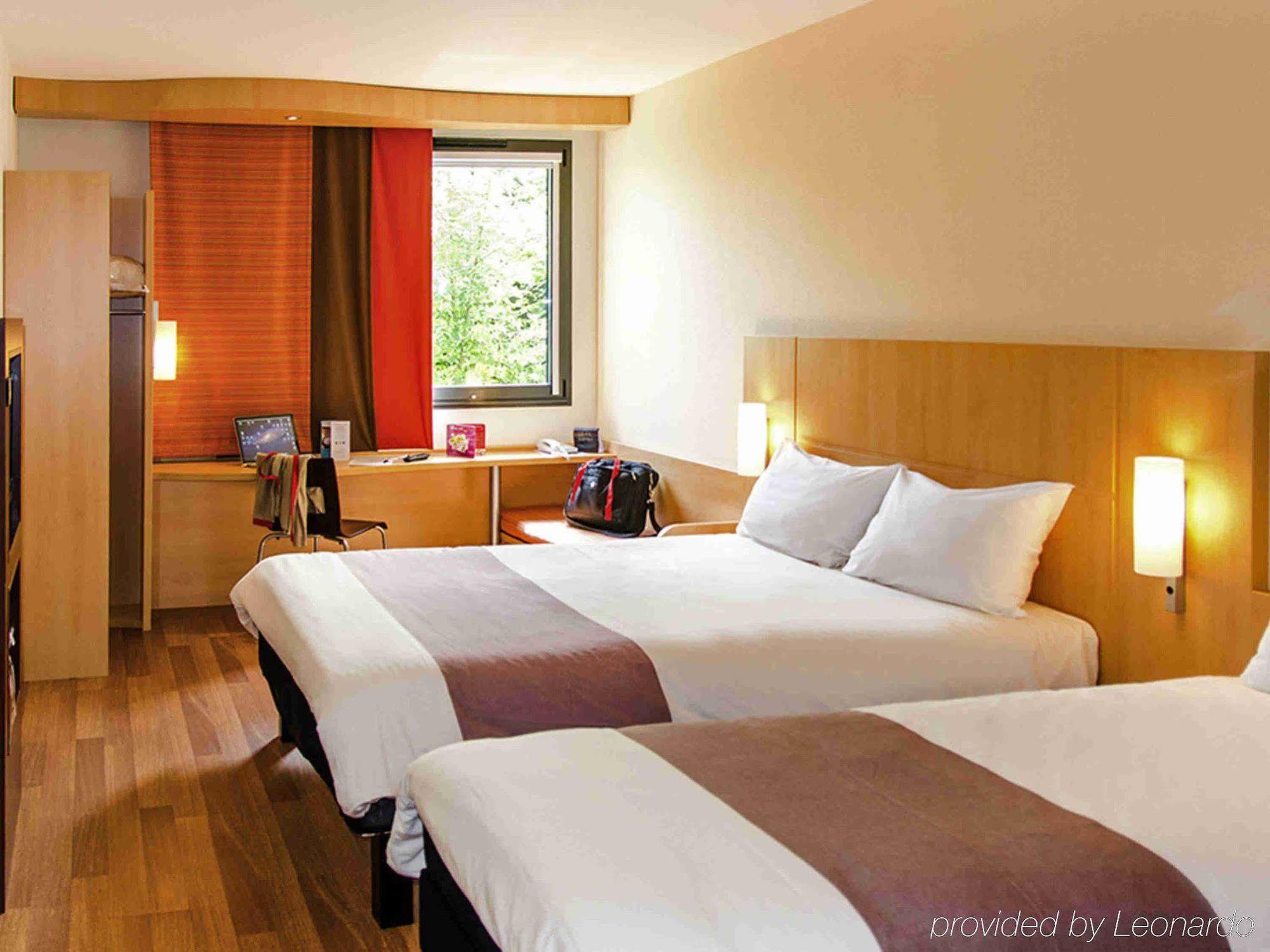 Готель Ibis Sarlat Centre Екстер'єр фото