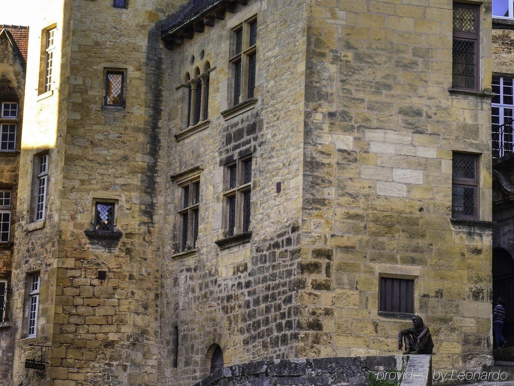 Готель Ibis Sarlat Centre Екстер'єр фото