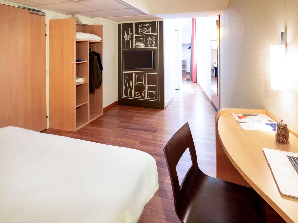 Готель Ibis Sarlat Centre Екстер'єр фото